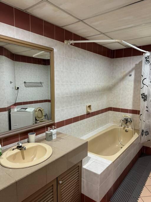 Riverview Home @Waterfront Kch Kuching Extérieur photo